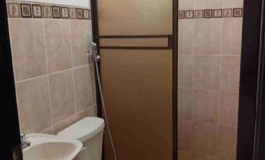 Arriendo de casa en Ciudad Celeste etapa La Brisa de 3 habs + estudio y cuarto de servicio cerca de Plaza Batan.