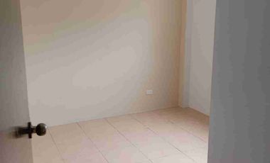 Arriendo de casa en Ciudad Celeste etapa La Brisa de 3 habs + estudio y cuarto de servicio cerca de Plaza Batan.