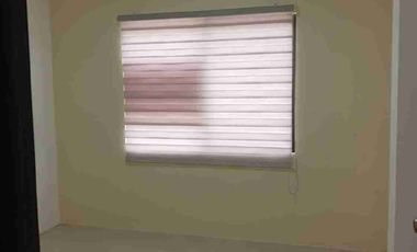 Arriendo de casa en Ciudad Celeste etapa La Brisa de 3 habs + estudio y cuarto de servicio cerca de Plaza Batan.