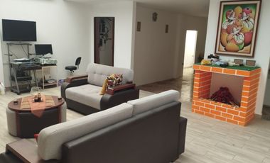 SE VENDE CASA en la vía Portoviejo - Calderón , Sitio San Gabriel, Parroquia Rio Chico