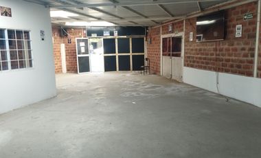 SE VENDE CASA en la vía Portoviejo - Calderón , Sitio San Gabriel, Parroquia Rio Chico