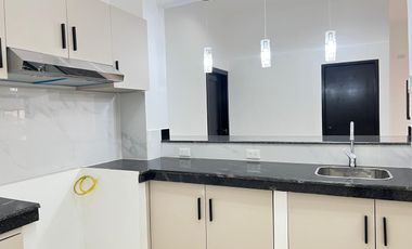 Departamento en venta, Ciudadela Entre Ríos-Samborondón, remodelado, 1° piso, 123 m², 2 dormitorios