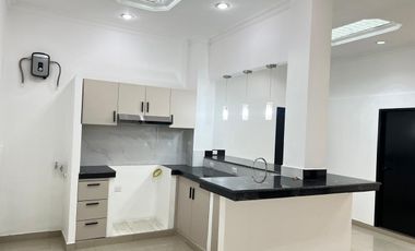 Departamento en venta, Ciudadela Entre Ríos-Samborondón, remodelado, 1° piso, 123 m², 2 dormitorios