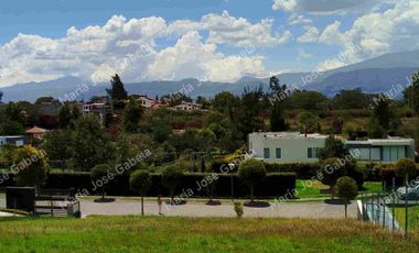 VENTA TERRENO 1010m² BIFAMILIAR  DENTRO DE URBANIZACIÓN DE PRIMERA EN PUEMBO