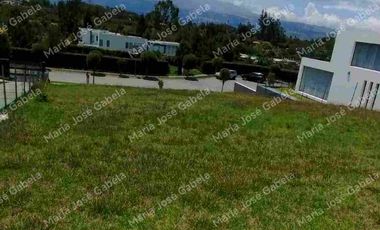 VENTA TERRENO 1010m² BIFAMILIAR  DENTRO DE URBANIZACIÓN DE PRIMERA EN PUEMBO