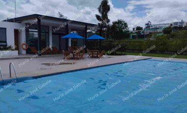 VENTA TERRENO 1010m² BIFAMILIAR  DENTRO DE URBANIZACIÓN DE PRIMERA EN PUEMBO