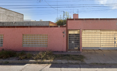 CASA EN VENTA EN AGUASCALIENTES AMPLIA CON EXCELENTE UBICACIÓN