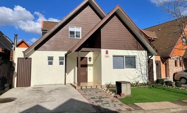 SE ARRIENDA CASA 4 DORMITORIOS 3 BAÑOS BARRIO LAS ENCINAS