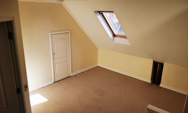 SE ARRIENDA CASA 4 DORMITORIOS 3 BAÑOS BARRIO LAS ENCINAS