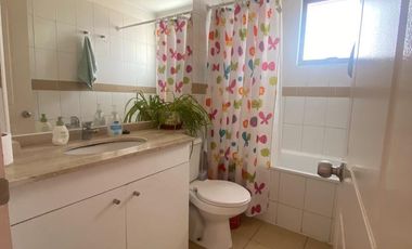 ¡Casa con gran terreno y excelente construcción en Ciudad de Los Valles – Vive con amplitud y estilo!