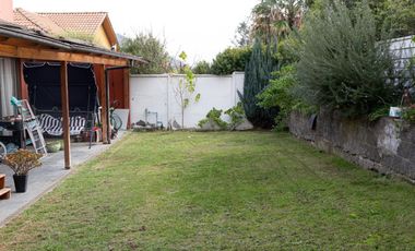 ¡Casa con gran terreno y excelente construcción en Ciudad de Los Valles – Vive con amplitud y estilo!