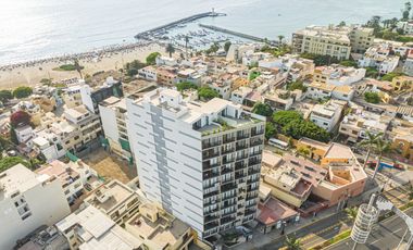 Se Vende Moderno Flat de Estreno, Amoblado, de 3 Dormitorios y Vista Externa en Chorrillos, Limite con Barranco