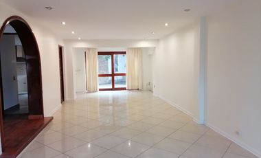 Casa En La Mejor Zona De Higuereta - Surco, Con Espectacular Área Social