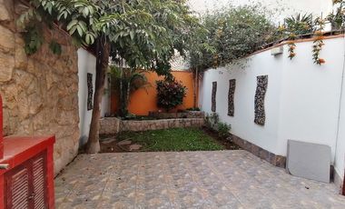 Casa En La Mejor Zona De Higuereta - Surco, Con Espectacular Área Social