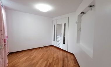 Casa En La Mejor Zona De Higuereta - Surco, Con Espectacular Área Social