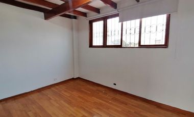 Casa En La Mejor Zona De Higuereta - Surco, Con Espectacular Área Social