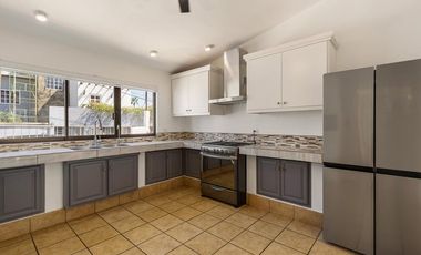 Casa super espaciosa con excelente ubicación en San Jose del Cabo