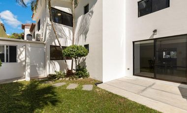 Casa super espaciosa con excelente ubicación en San Jose del Cabo