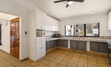 Casa super espaciosa con excelente ubicación en San Jose del Cabo