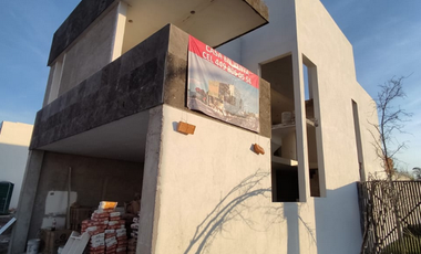 PREVENTA CASA EN ESQUINA COTO VILANOVA RESIDENCIAL