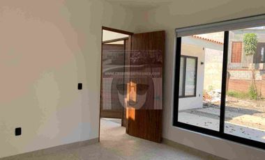 PRECIOSA CASA SOLA DE UN NIVEL PARA ESTRENAR FRACCIONAMIENTO CON VIGILANCIA Y ACCESO CONTROLADO