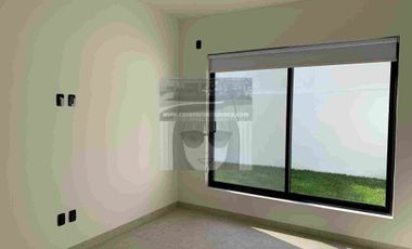 PRECIOSA CASA SOLA DE UN NIVEL PARA ESTRENAR FRACCIONAMIENTO CON VIGILANCIA Y ACCESO CONTROLADO