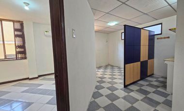 Alquiler de Suite de 2 ambientes, en Primer piso alto, dentro de conjunto cerrado con guardianía - Garzota 2, cerca a Garzocentro shopping