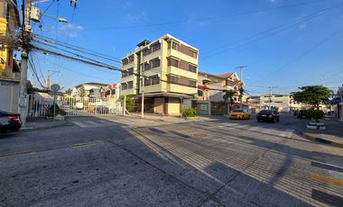 Alquiler de Suite de 2 ambientes, en Primer piso alto, dentro de conjunto cerrado con guardianía - Garzota 2, cerca a Garzocentro shopping