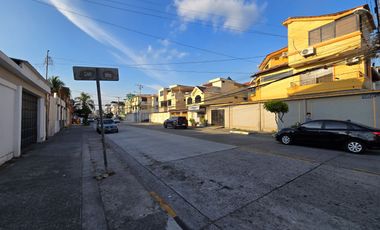 Alquiler de Suite de 2 ambientes, en Primer piso alto, dentro de conjunto cerrado con guardianía - Garzota 2, cerca a Garzocentro shopping