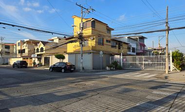 Alquiler de Suite de 2 ambientes, en Primer piso alto, dentro de conjunto cerrado con guardianía - Garzota 2, cerca a Garzocentro shopping