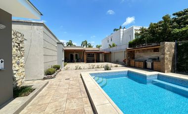 Casa en Alquiler en la Urbanización Portofino, 3 Habitaciones, 4 Baños, Piscina, BBQ, Seguridad, Bodega, Vía a la Costa.