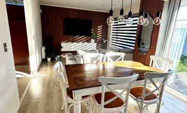 Casa en venta en condominio sector poniente de Temuco – 3 dormitorios, 4 baños