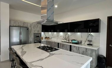 CASA CON VISTA A LOS VOLCANES  EN LOMAS DE COCOYOC