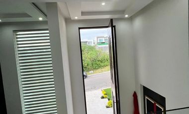 CASA CON VISTA A LOS VOLCANES  EN LOMAS DE COCOYOC