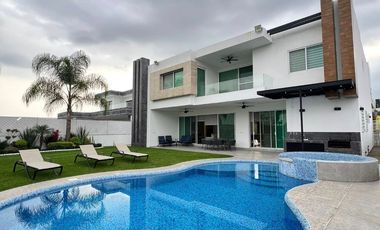 CASA CON VISTA A LOS VOLCANES  EN LOMAS DE COCOYOC