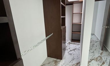 A 5 cuadras de la playa  Cerca de las principales plazas como Américas, Andamar, El Dorado.  📍Colonia El Morro