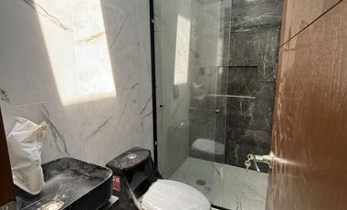 A 5 cuadras de la playa  Cerca de las principales plazas como Américas, Andamar, El Dorado.  📍Colonia El Morro