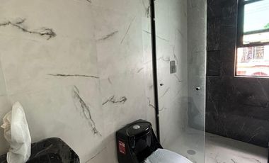 A 5 cuadras de la playa  Cerca de las principales plazas como Américas, Andamar, El Dorado.  📍Colonia El Morro