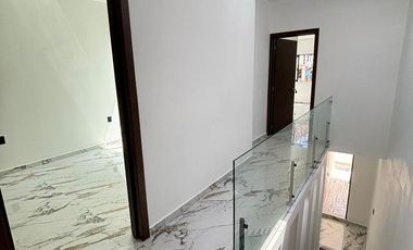 A 5 cuadras de la playa  Cerca de las principales plazas como Américas, Andamar, El Dorado.  📍Colonia El Morro