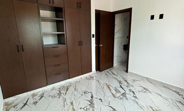 A 5 cuadras de la playa  Cerca de las principales plazas como Américas, Andamar, El Dorado.  📍Colonia El Morro