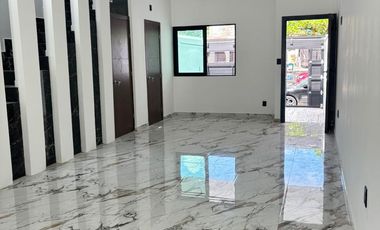 A 5 cuadras de la playa  Cerca de las principales plazas como Américas, Andamar, El Dorado.  📍Colonia El Morro