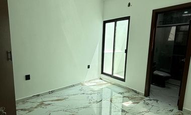 A 5 cuadras de la playa  Cerca de las principales plazas como Américas, Andamar, El Dorado.  📍Colonia El Morro