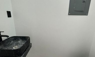 A 5 cuadras de la playa  Cerca de las principales plazas como Américas, Andamar, El Dorado.  📍Colonia El Morro