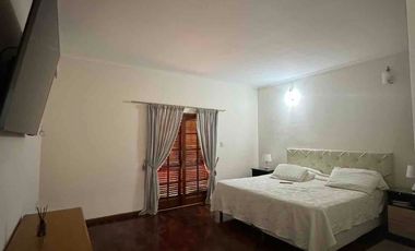 VENTA HERMOSA CASA DE CATEGORÍA, DISEÑO Y CALIDAD SUPERIOR EN SANTO TOMÉ