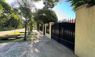 VENTA HERMOSA CASA DE CATEGORÍA, DISEÑO Y CALIDAD SUPERIOR EN SANTO TOMÉ