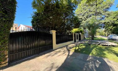 VENTA HERMOSA CASA DE CATEGORÍA, DISEÑO Y CALIDAD SUPERIOR EN SANTO TOMÉ