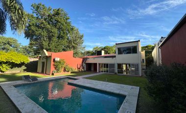 VENTA HERMOSA CASA DE CATEGORÍA, DISEÑO Y CALIDAD SUPERIOR EN SANTO TOMÉ