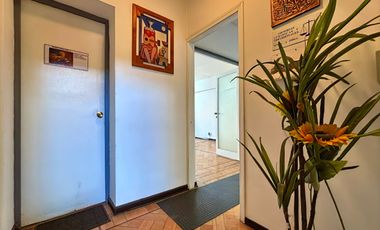 Se Vende Amplio Departamento Clásico, Santiago. Piso Parqué