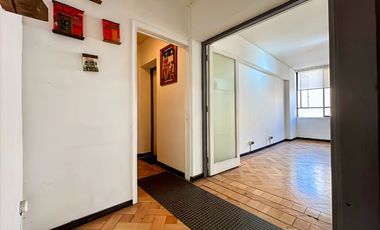 Se Vende Amplio Departamento Clásico, Santiago. Piso Parqué