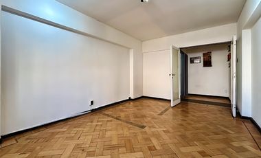 Se Vende Amplio Departamento Clásico, Santiago. Piso Parqué